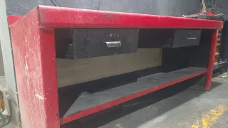 Mesa de trabajo metálica