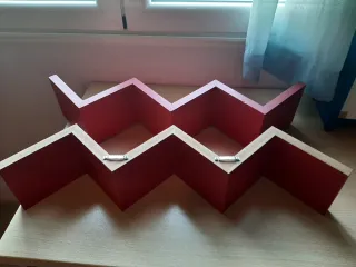 2 Estanterías Zigzag Rojas