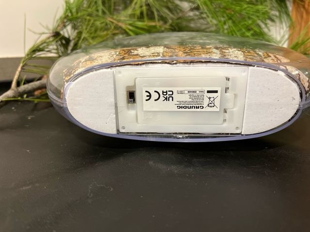 Sfera di cristallo con albero e cervi