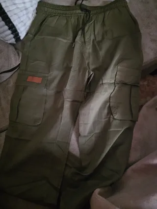 Pantalón largo verde hombre