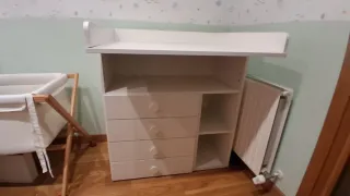 Cambiador de bebé blanco
