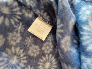 Camiseta manga larga estampada. Talla L aprox.