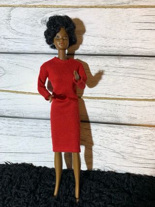 Barbie Ebony 1293 Mattel 1980/ vestito #2301 1985