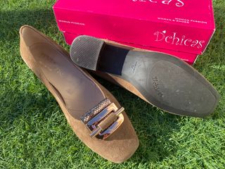 Zapatos Dchicas Talla 39 Marrones con Adorno Dorad