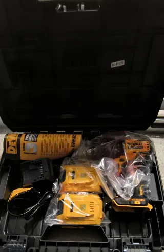 Taladro Percutor DeWalt con Baterías