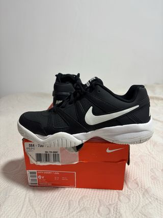 Zapatillas Nike City Court 7 (GS) Negro/Blanco