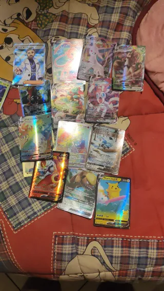 Carte Pokémon V, VMAX, GX e Allenatore