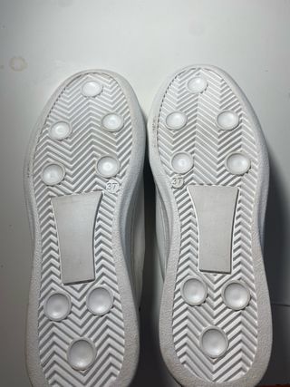 Zapatillas elegantes blancas y verdes