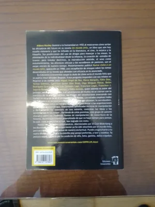 Regreso a un mundo feliz antología