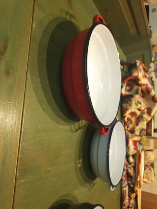 3 tegami di latta smaltati bianco rosso e verde