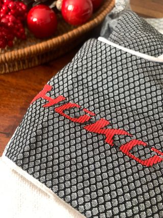 Pantalones cortos HoKo negros y rojos. Talla M.