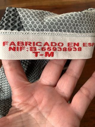 Pantalones cortos HoKo negros y rojos. Talla M.