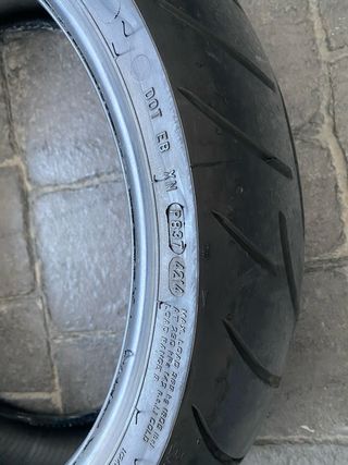 Neumático Metzeler Roadtec Z8 180/55 ZR17