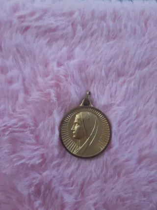Colgante Virgen María Bañado en Oro