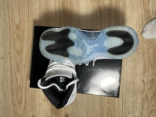 Zapatillas Jordan 11 legend Blancas y Azules