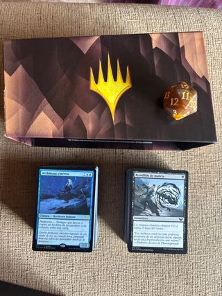 Pacchetto Magic Strixhaven +200 carte con dado e scatola