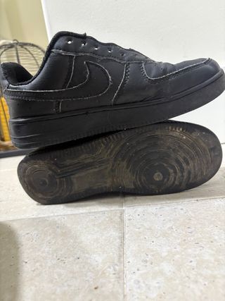 Nike Air Force 1 Negras