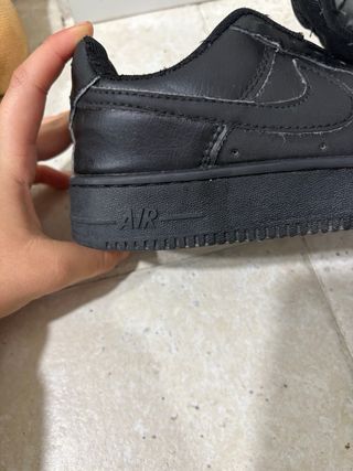 Nike Air Force 1 Negras
