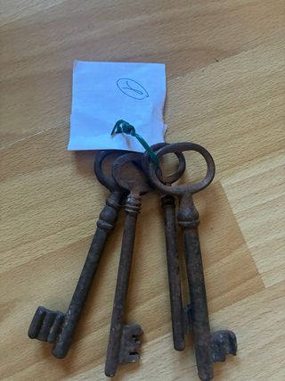 Lote de 4 llaves antiguas de masía