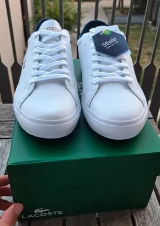 Zapatillas Lacoste Blancas y Azul Marino
