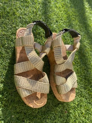 Sandalias Bimba y Lola Talla 38 Doradas