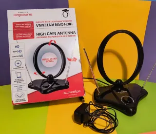 Antenna TV Amplificata Superior Interni