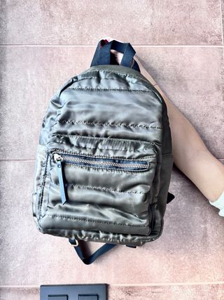 Mochila verde acolchada