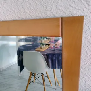 Espejo grande de madera con bisel