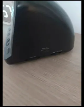 Radio Reloj Despertador Aiwa FM