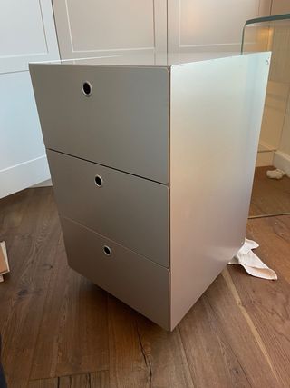 Cajonera metálica con ruedas para oficina