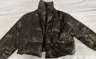 Abrigo acolchado negro