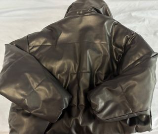 Abrigo acolchado negro