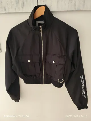 Chaqueta Bomber Negra Bershka Talla XS