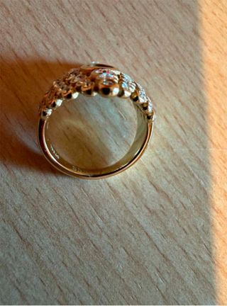 Anillo Guess Dorado con Cristales