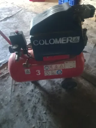 Compresor de aire rojo
