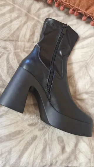 Botín tacón plataforma negro