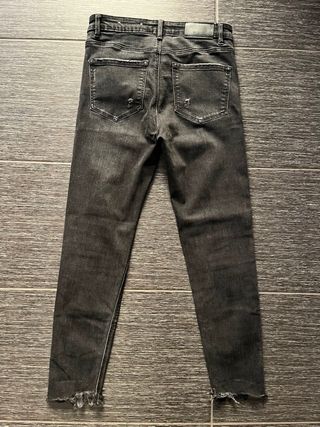 Jeans Stradivarius grigi strappati