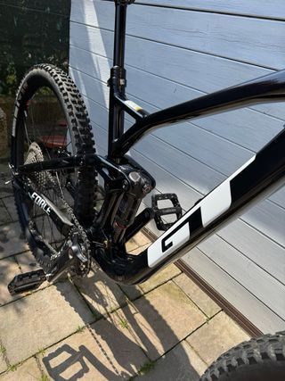 Mountain Bike GT Full Suspension