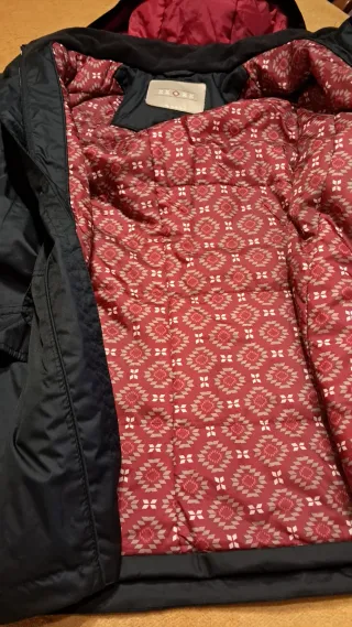 Cazadora Quechua Mujer Negra y Roja