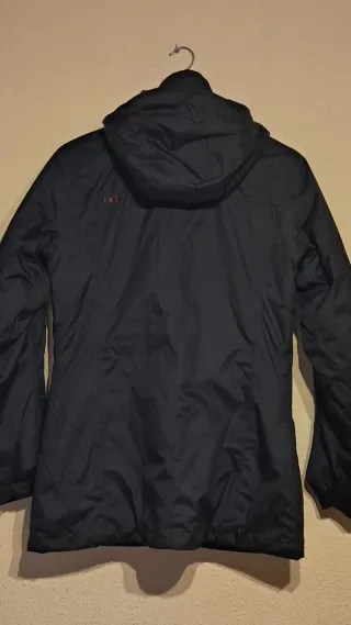 Cazadora Quechua Mujer Negra y Roja