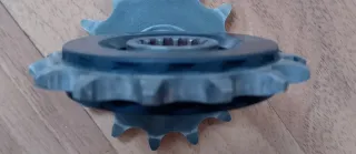 Piñón Suzuki 15 dientes moto/quad