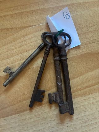 Lote de 4 llaves antiguas de masía