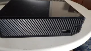 Xbox One Fat 500GB Negra con mando.