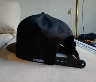 Gorra Etnies Negra y Verde Militar