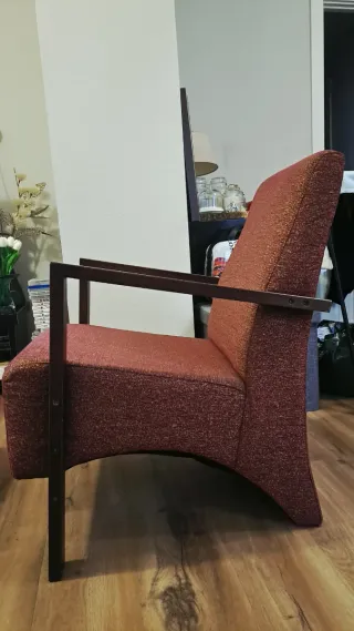 Sillón moderno tela y madera