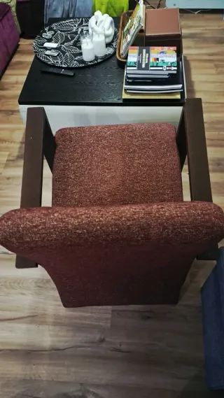 Sillón moderno tela y madera