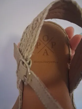 Sandalias POPA doradas num 40 + chanclas de regalo