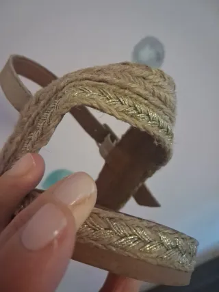 Sandalias POPA doradas num 40 + chanclas de regalo