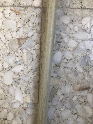 Barra de cortina metálica con accesorios