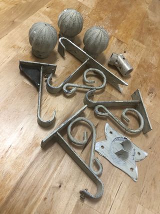 Barra de cortina metálica con accesorios